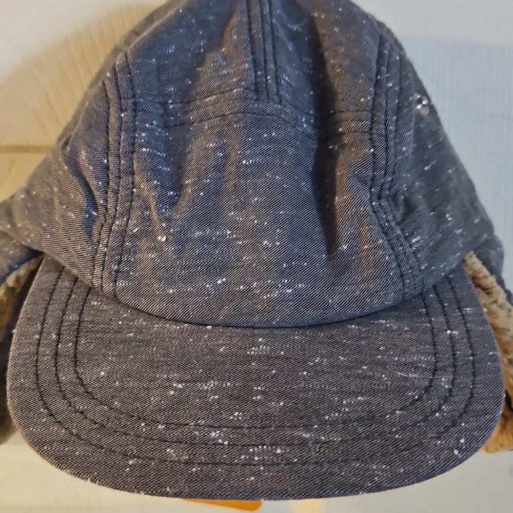 Gymboree youth trapper
